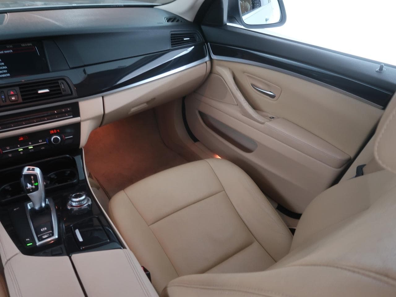 2011 BMW 5-SERIES - 21