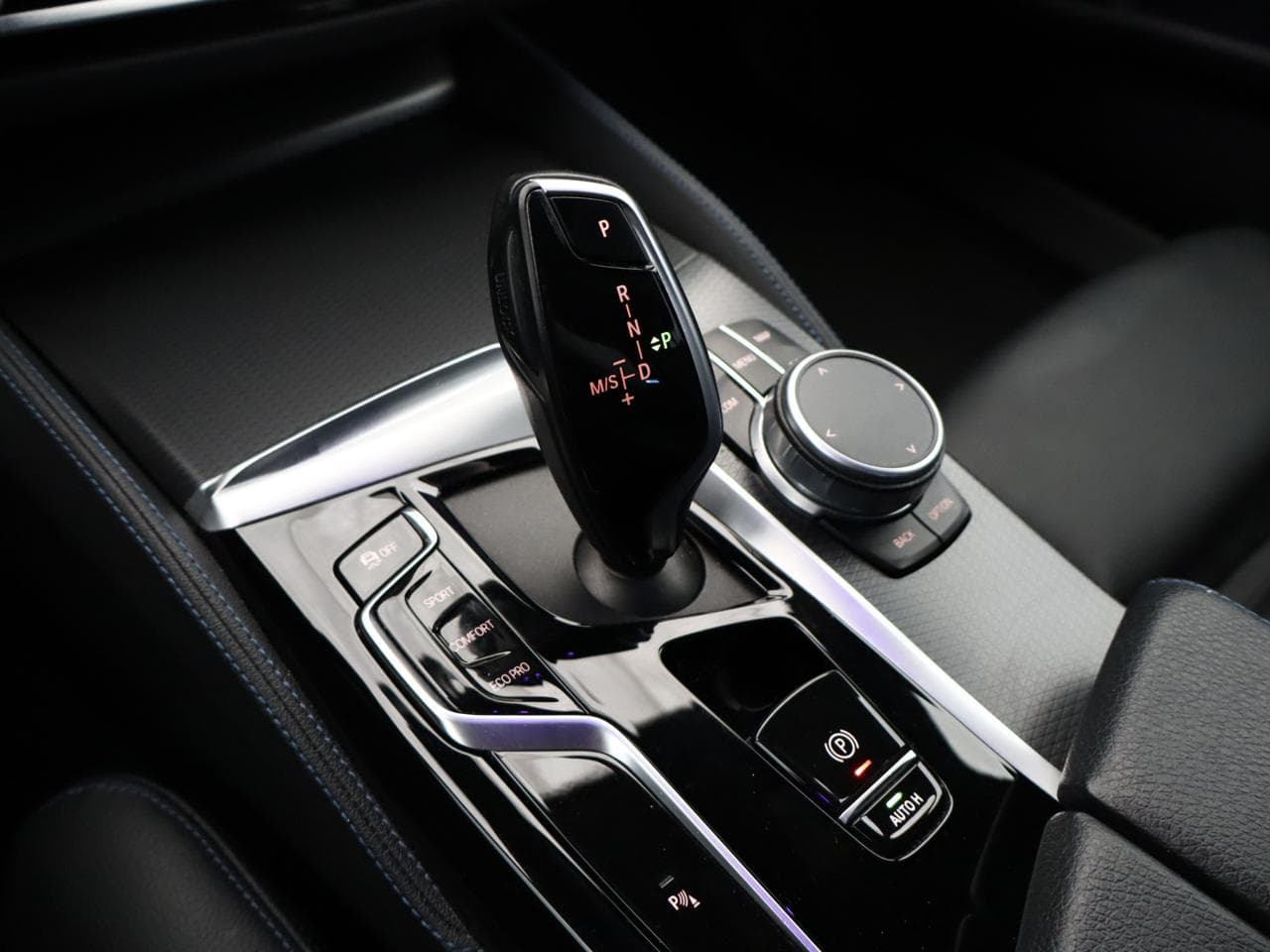 2021 BMW 5-SERIES - 28