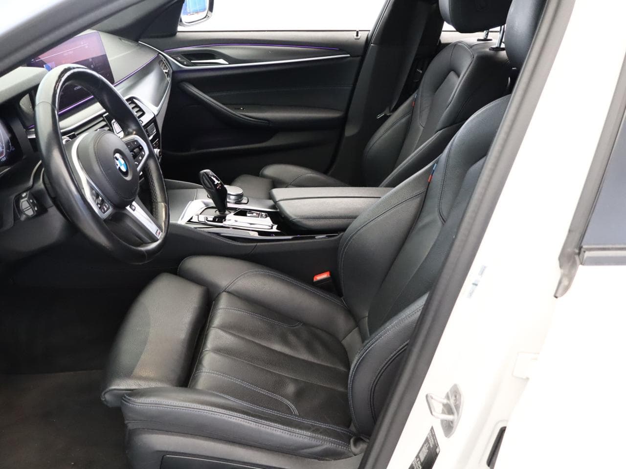 2021 BMW 5-SERIES - 23