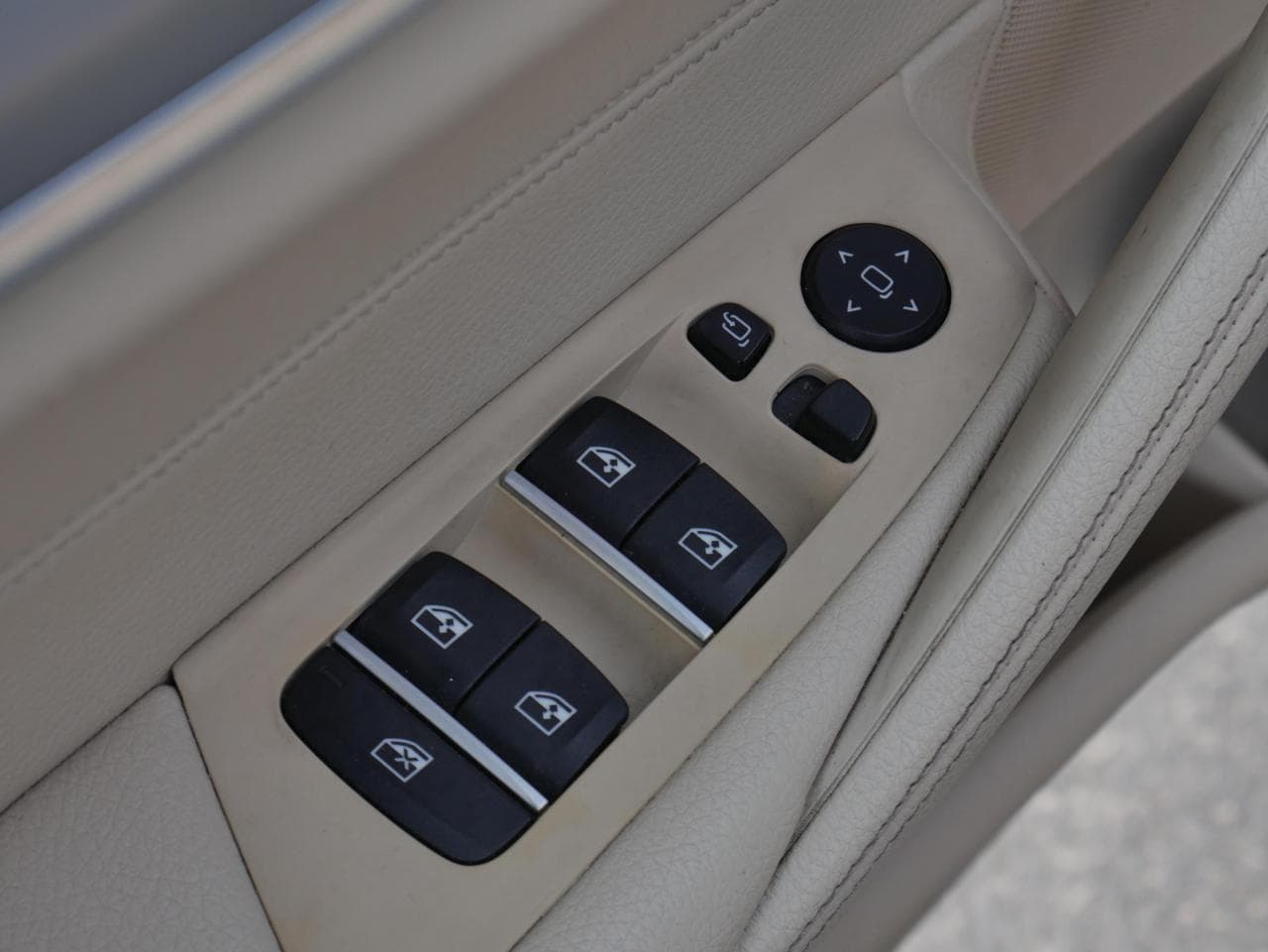 2018 BMW 5-SERIES - 26