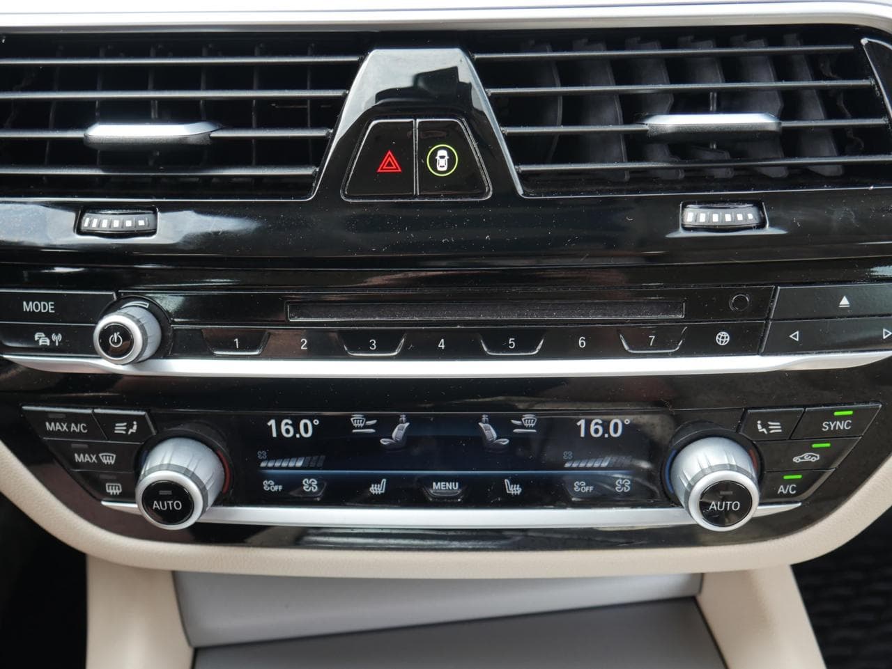 2018 BMW 5-SERIES - 17