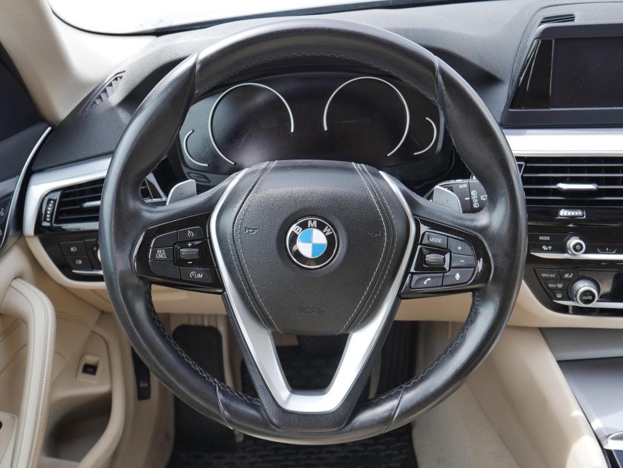 2018 BMW 5-SERIES - 11