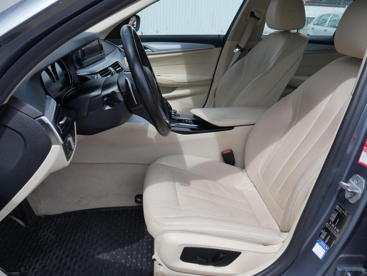 2018 BMW 5-SERIES - 9
