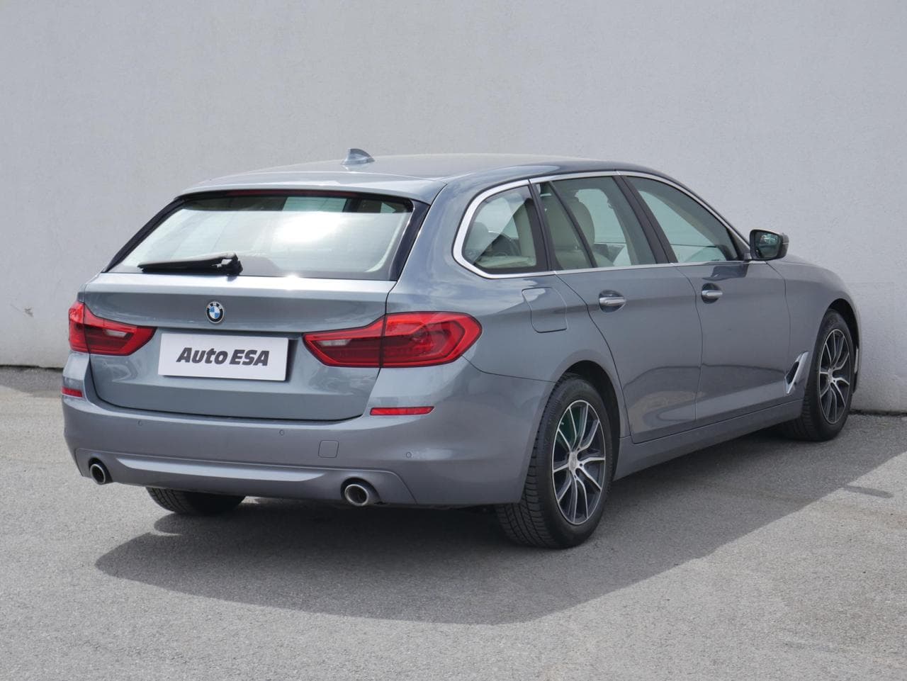 2018 BMW 5-SERIES - 4