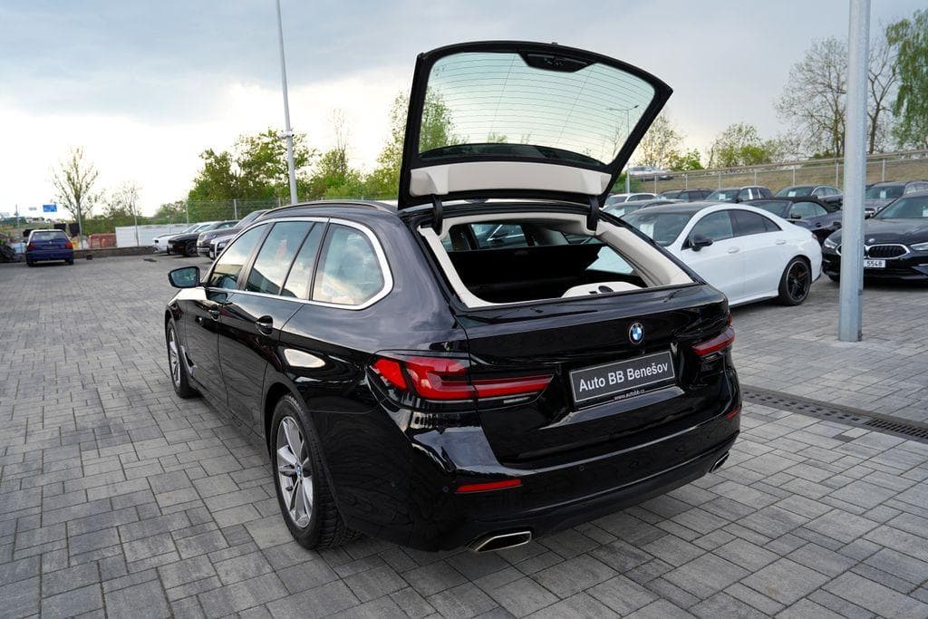 2020 BMW 5-SERIES - 11