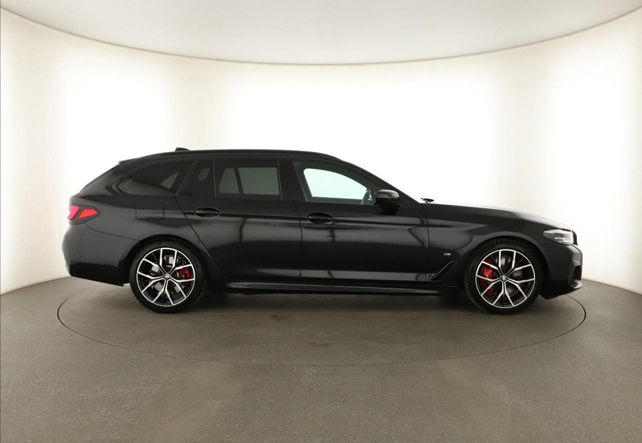 2021 BMW 5-SERIES - 10
