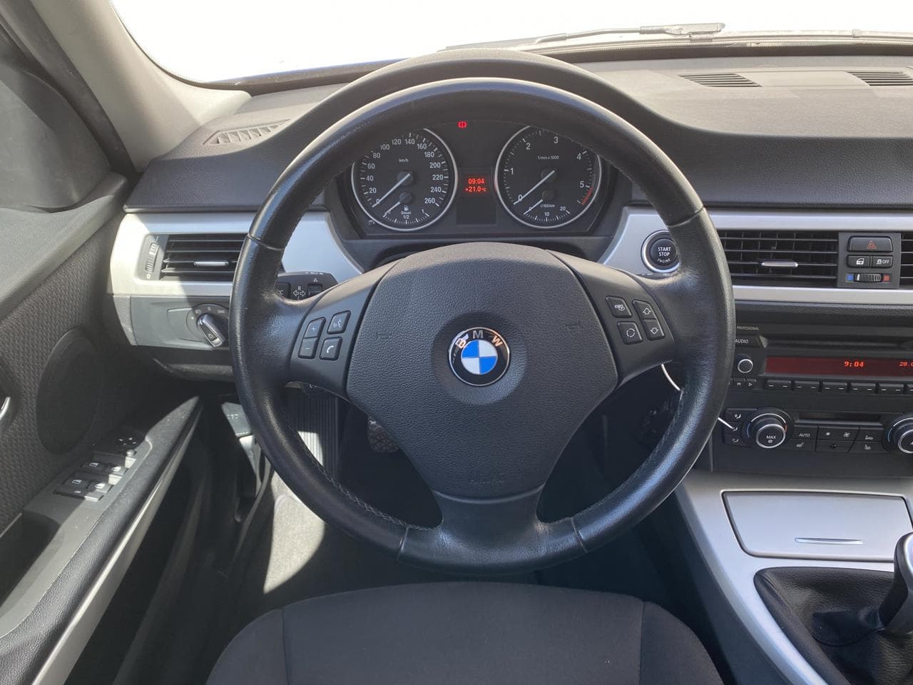 2011 BMW 3-SERIES - 11