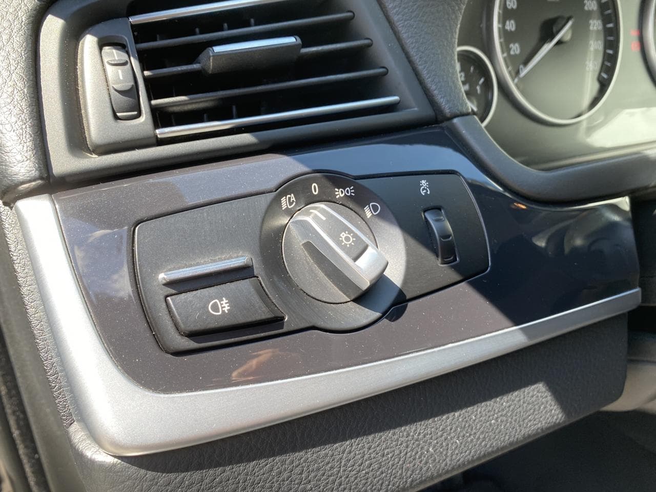 2016 BMW 5-SERIES - 16