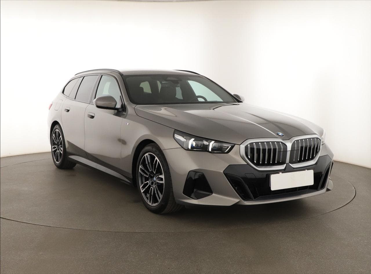 2025 BMW 5-SERIES
