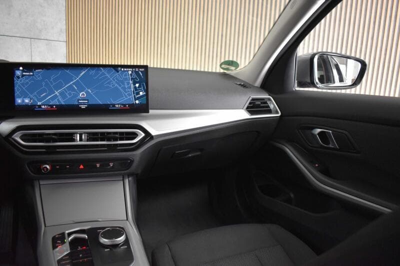 2024 BMW 3-SERIES - 9