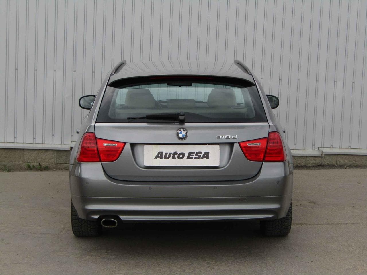 2010 BMW 3-SERIES - 5
