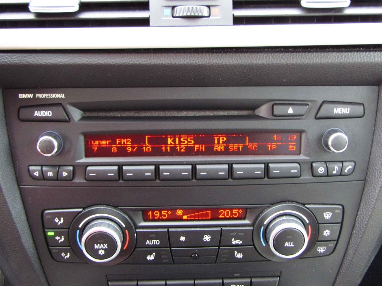 2010 BMW 3-SERIES - 14