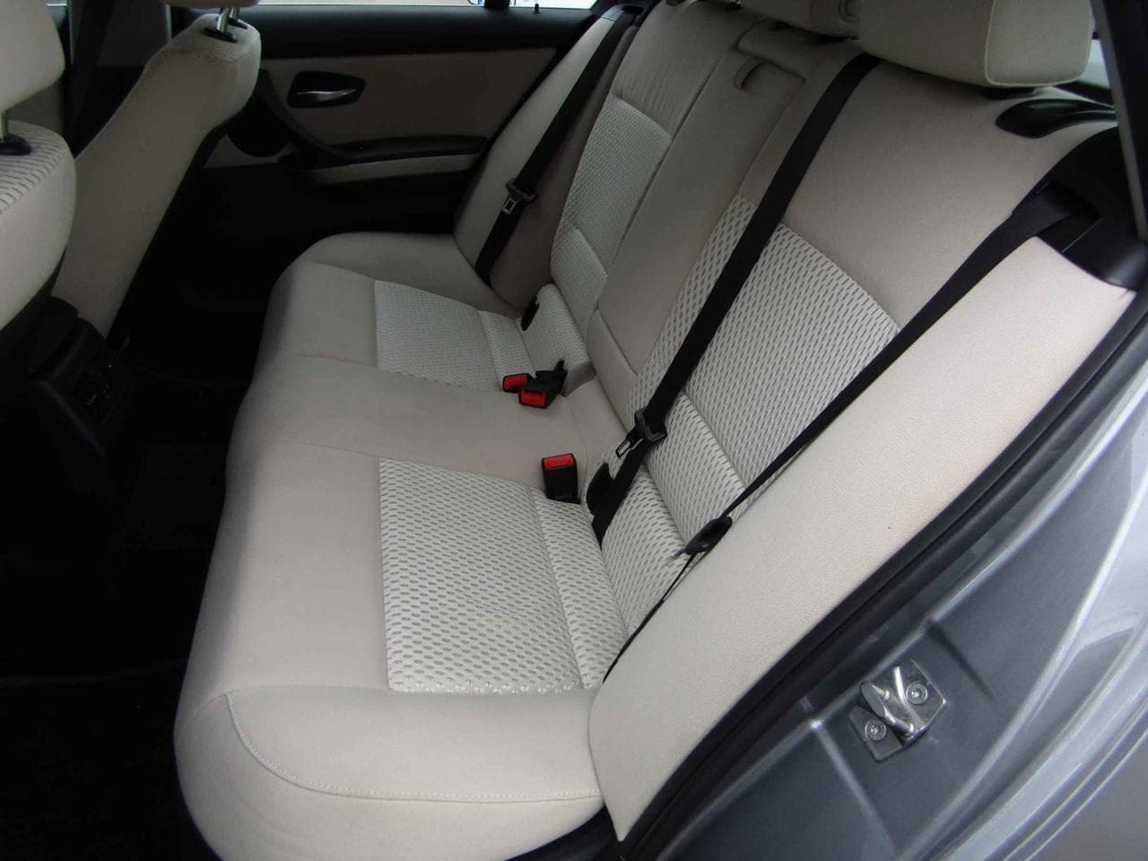 2010 BMW 3-SERIES - 10