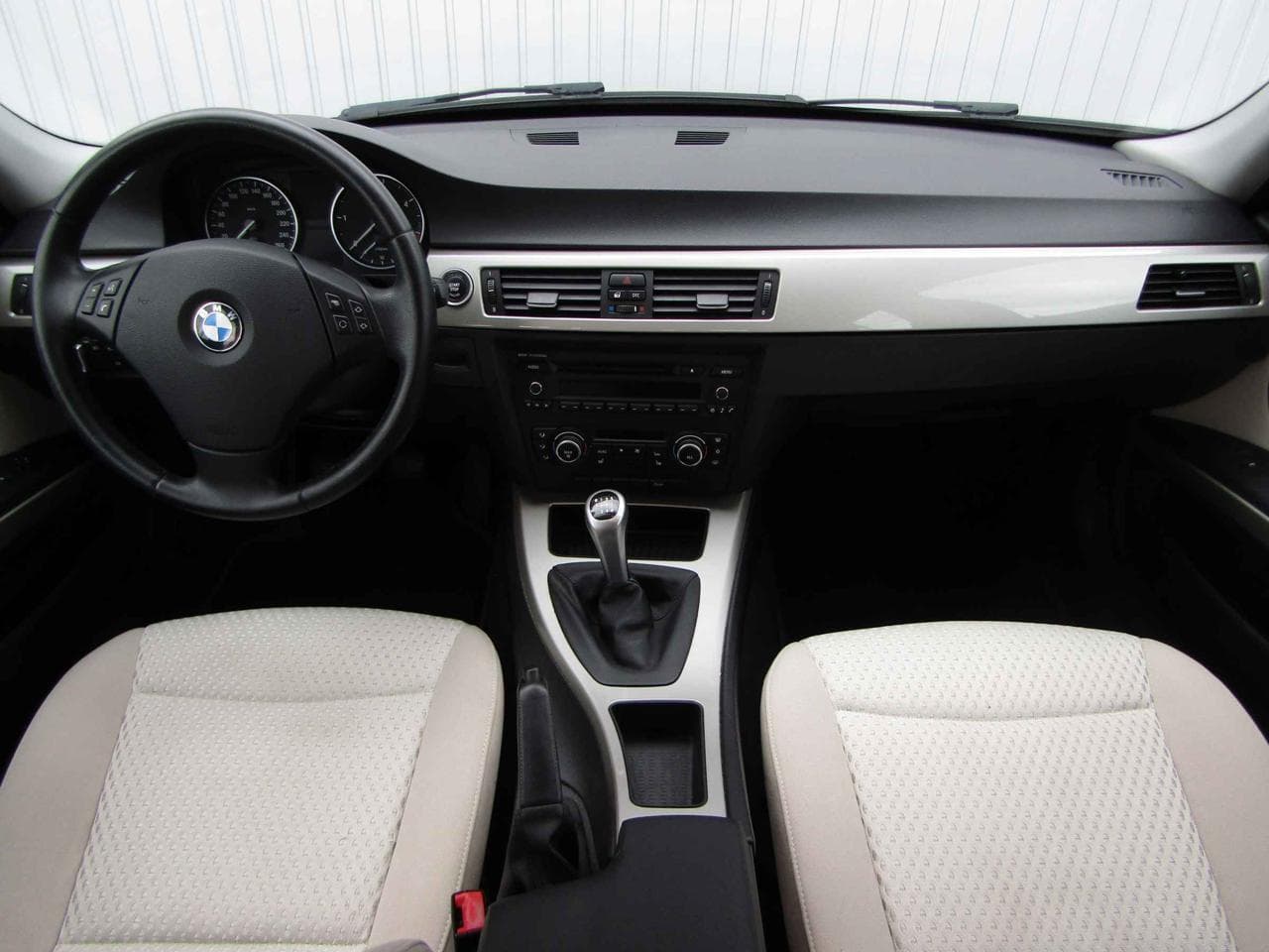 2010 BMW 3-SERIES - 8