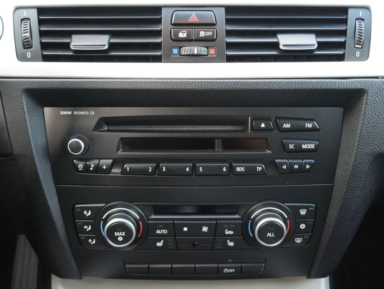 2012 BMW 3-SERIES - 11