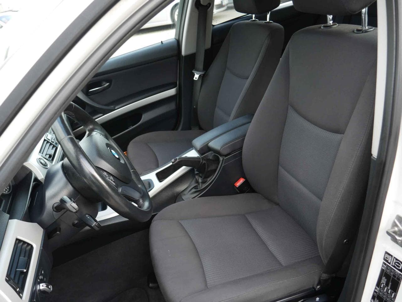 2012 BMW 3-SERIES - 9