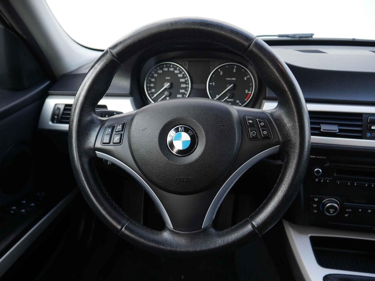2012 BMW 3-SERIES - 12