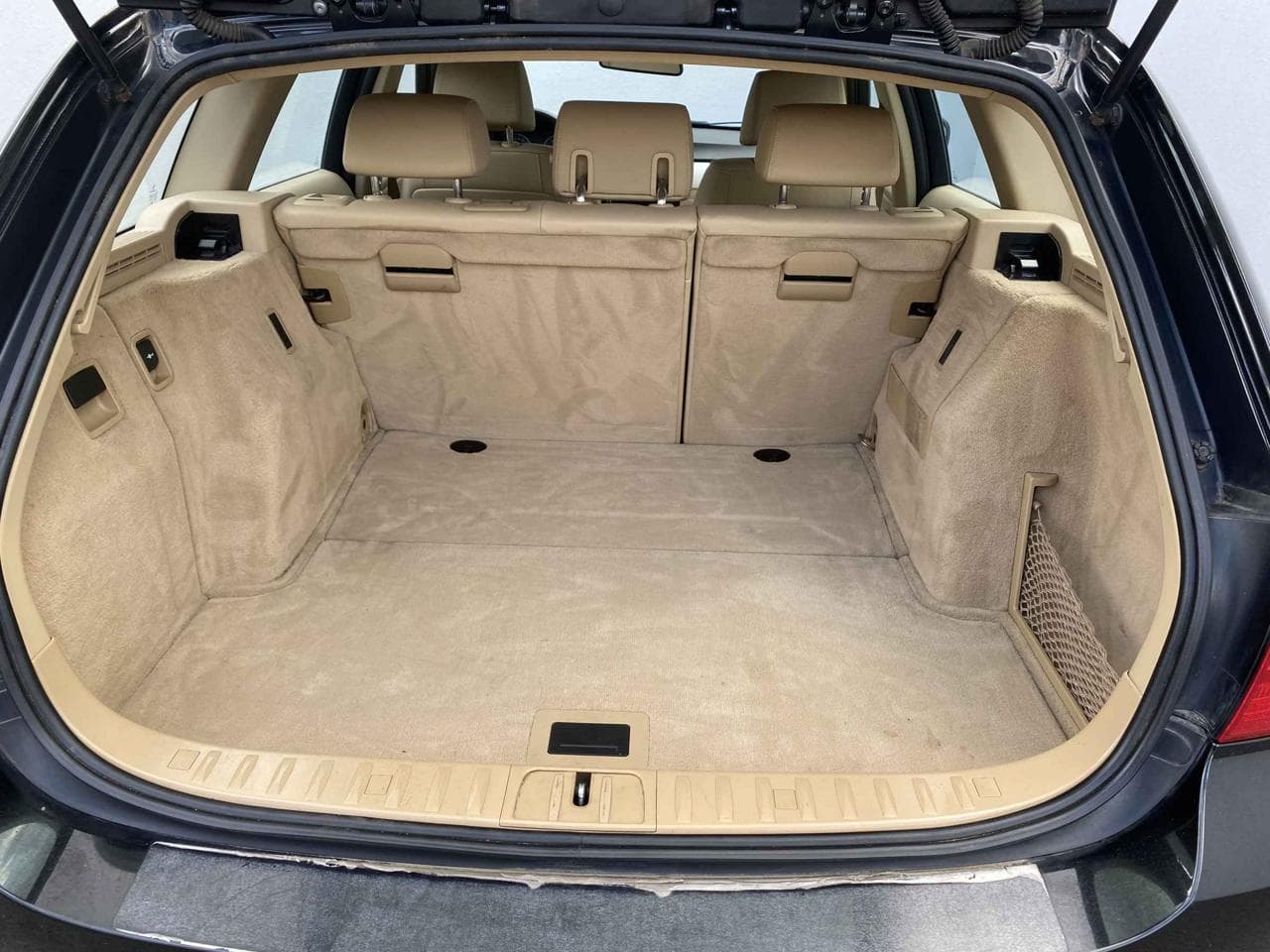 2012 BMW 3-SERIES - 11