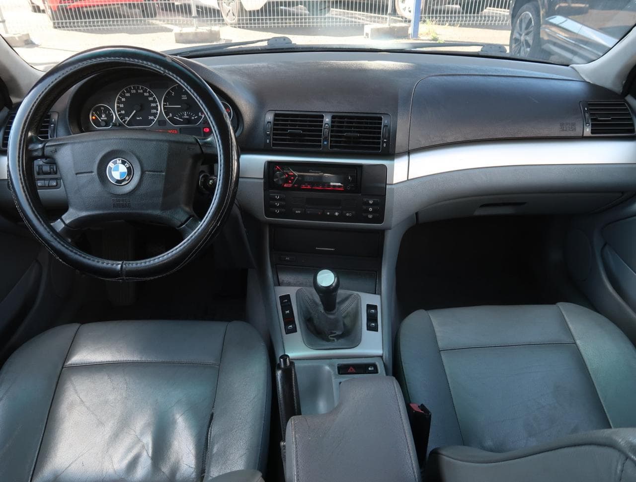 2003 BMW 3-SERIES - 3