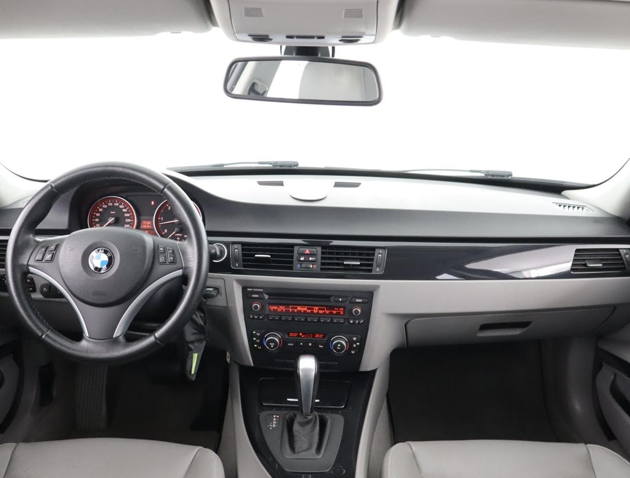 2011 BMW 3-SERIES - 18