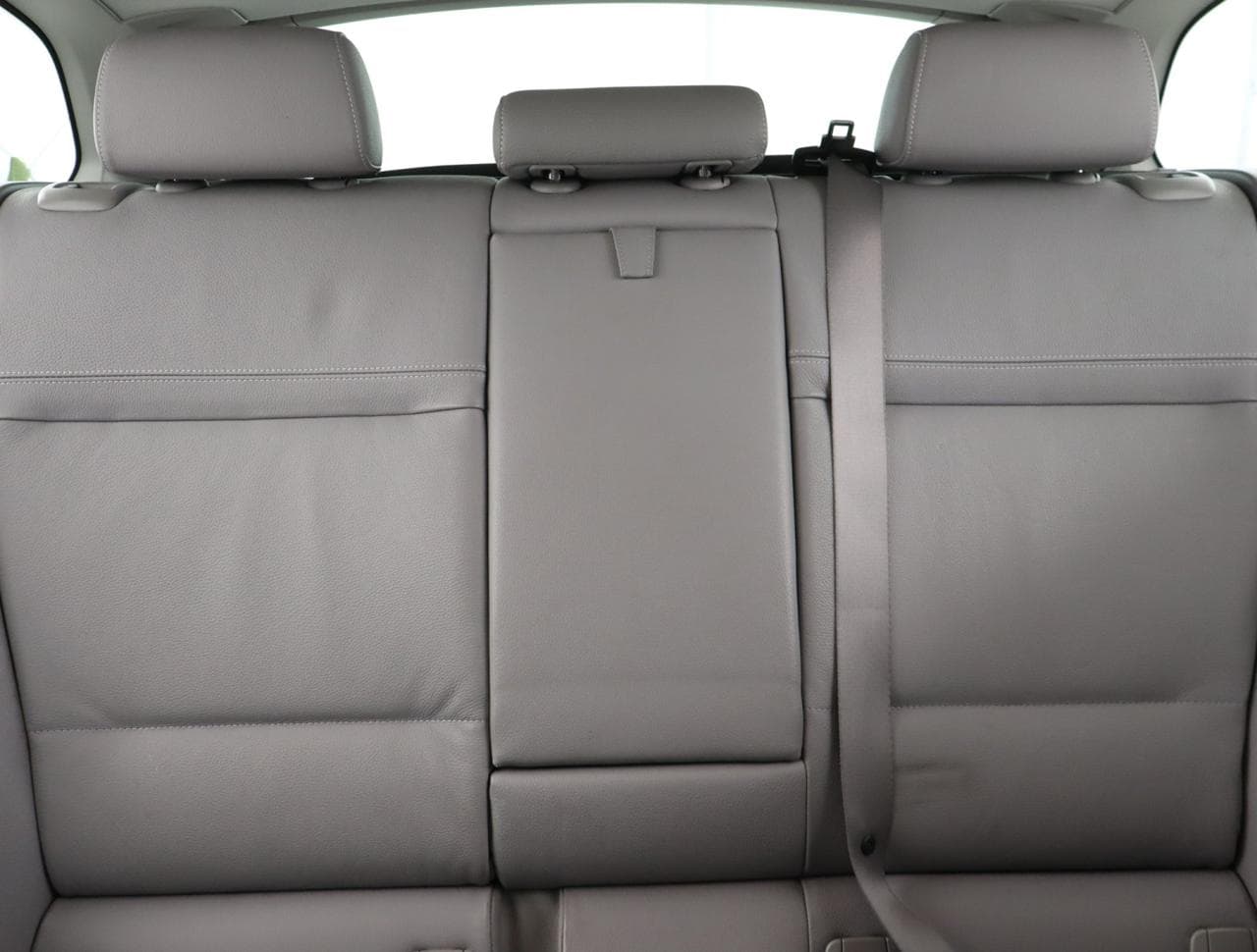 2011 BMW 3-SERIES - 26