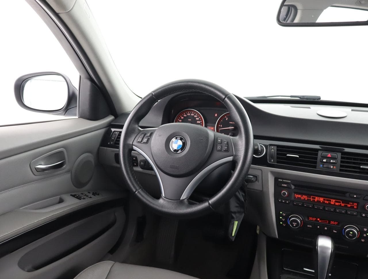 2011 BMW 3-SERIES - 16