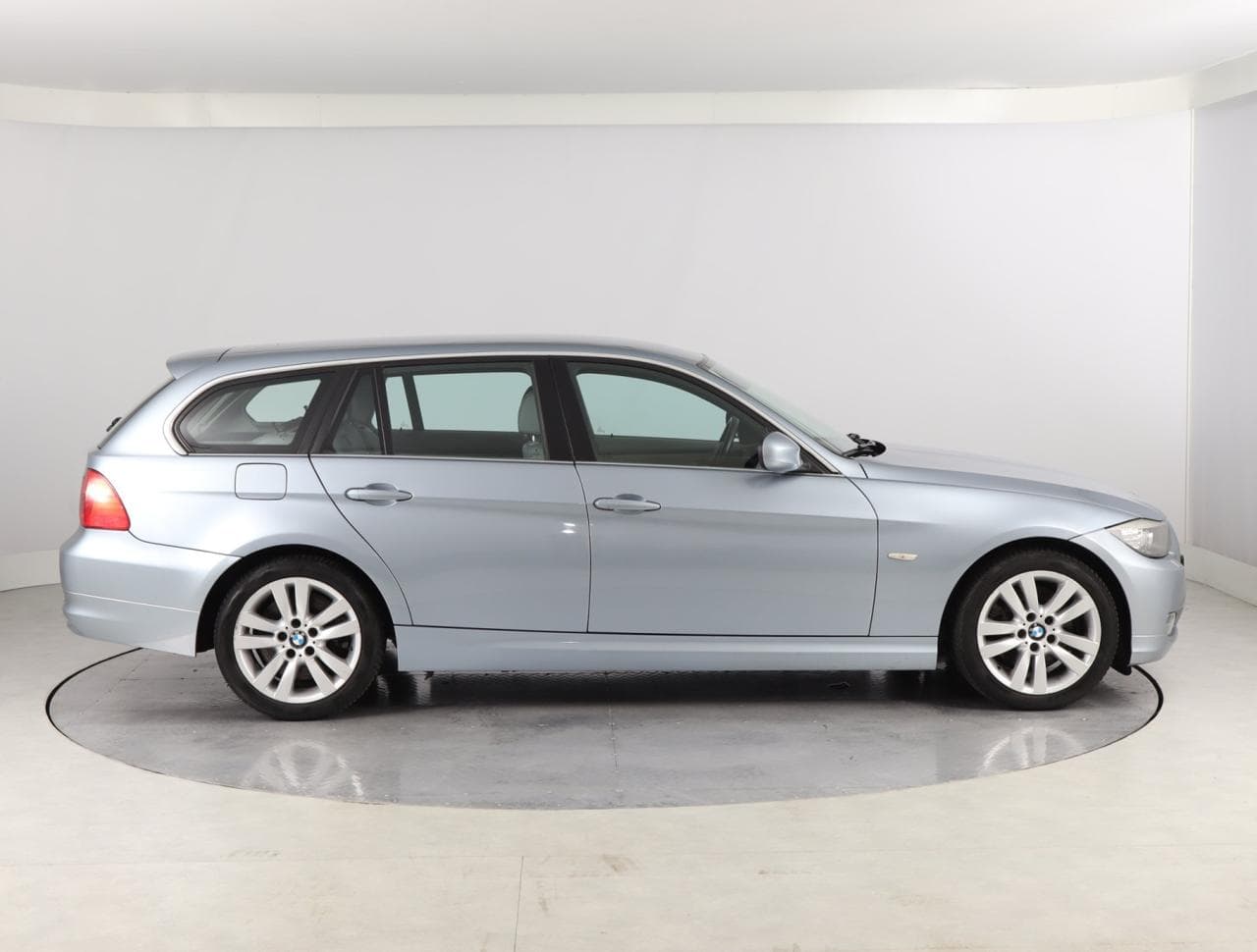 2011 BMW 3-SERIES - 14