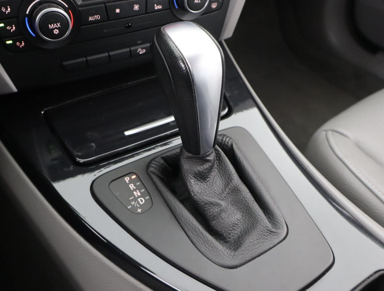 2011 BMW 3-SERIES - 36