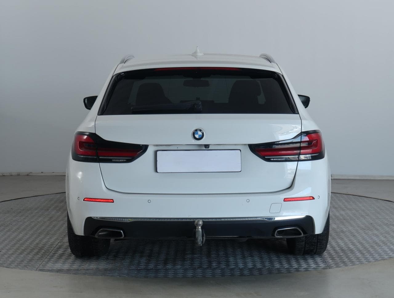 2020 BMW 5-SERIES - 8