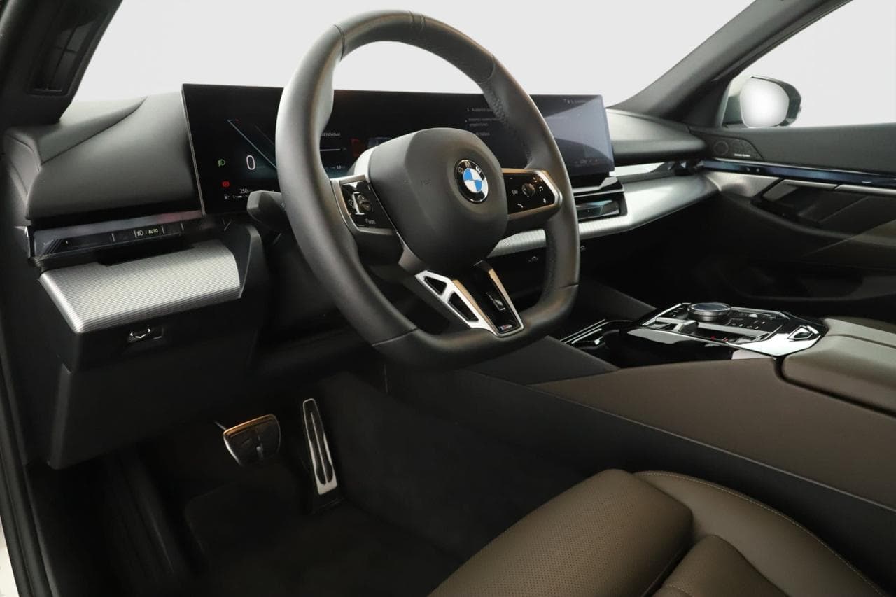 2025 BMW 5-SERIES - 20