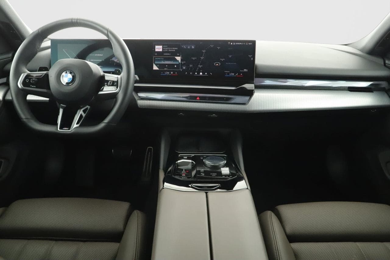 2025 BMW 5-SERIES - 9