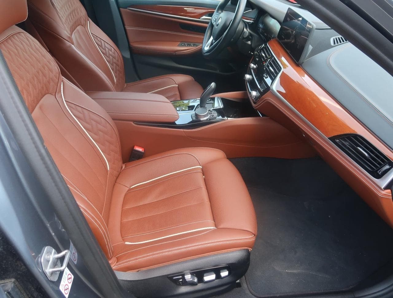 2021 BMW 5-SERIES - 19