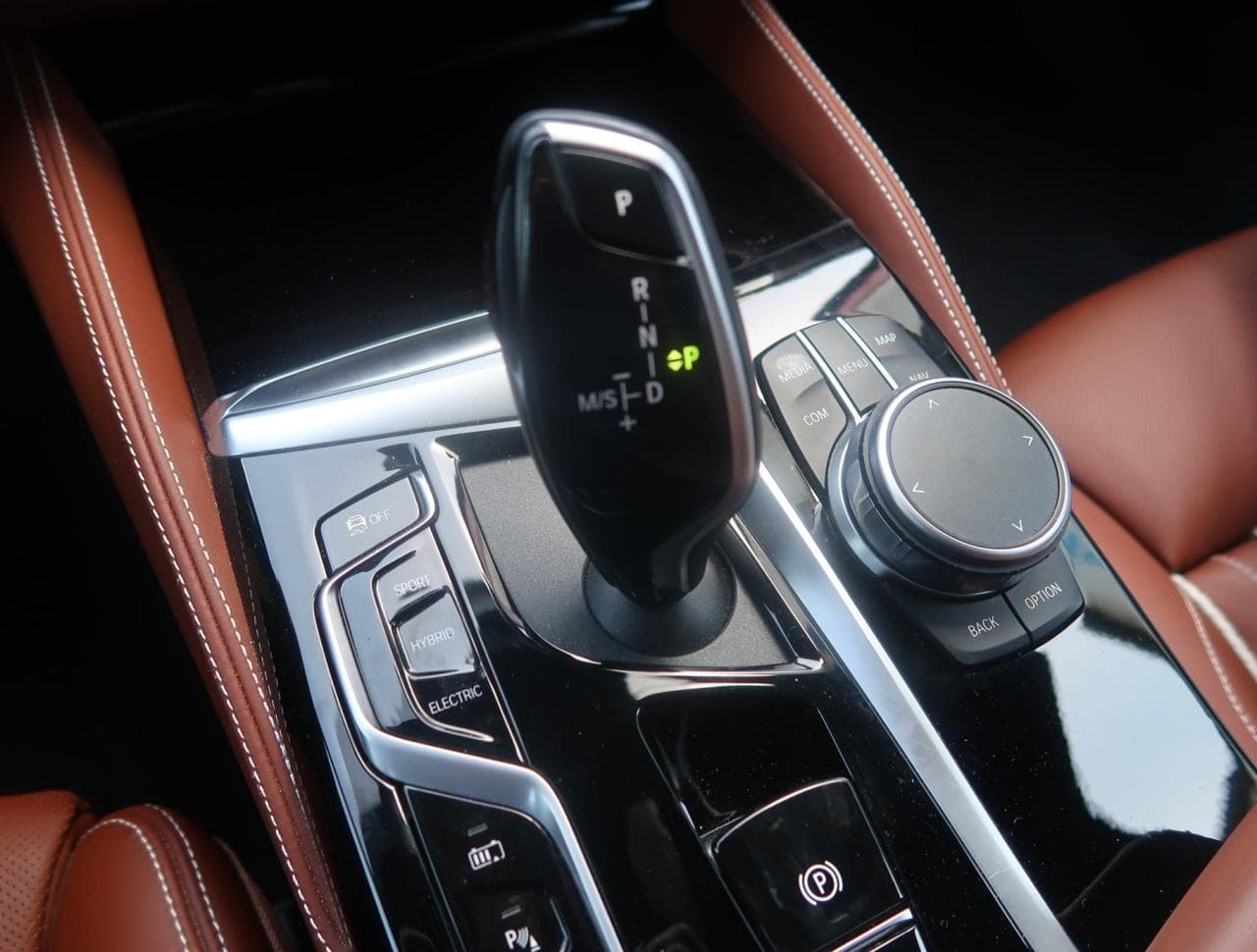 2021 BMW 5-SERIES - 31