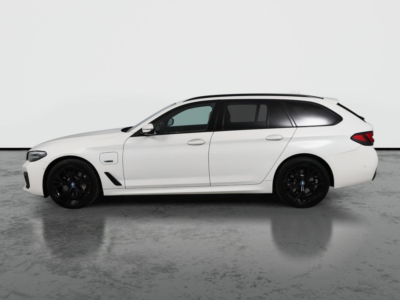 2022 BMW 5-SERIES - 4