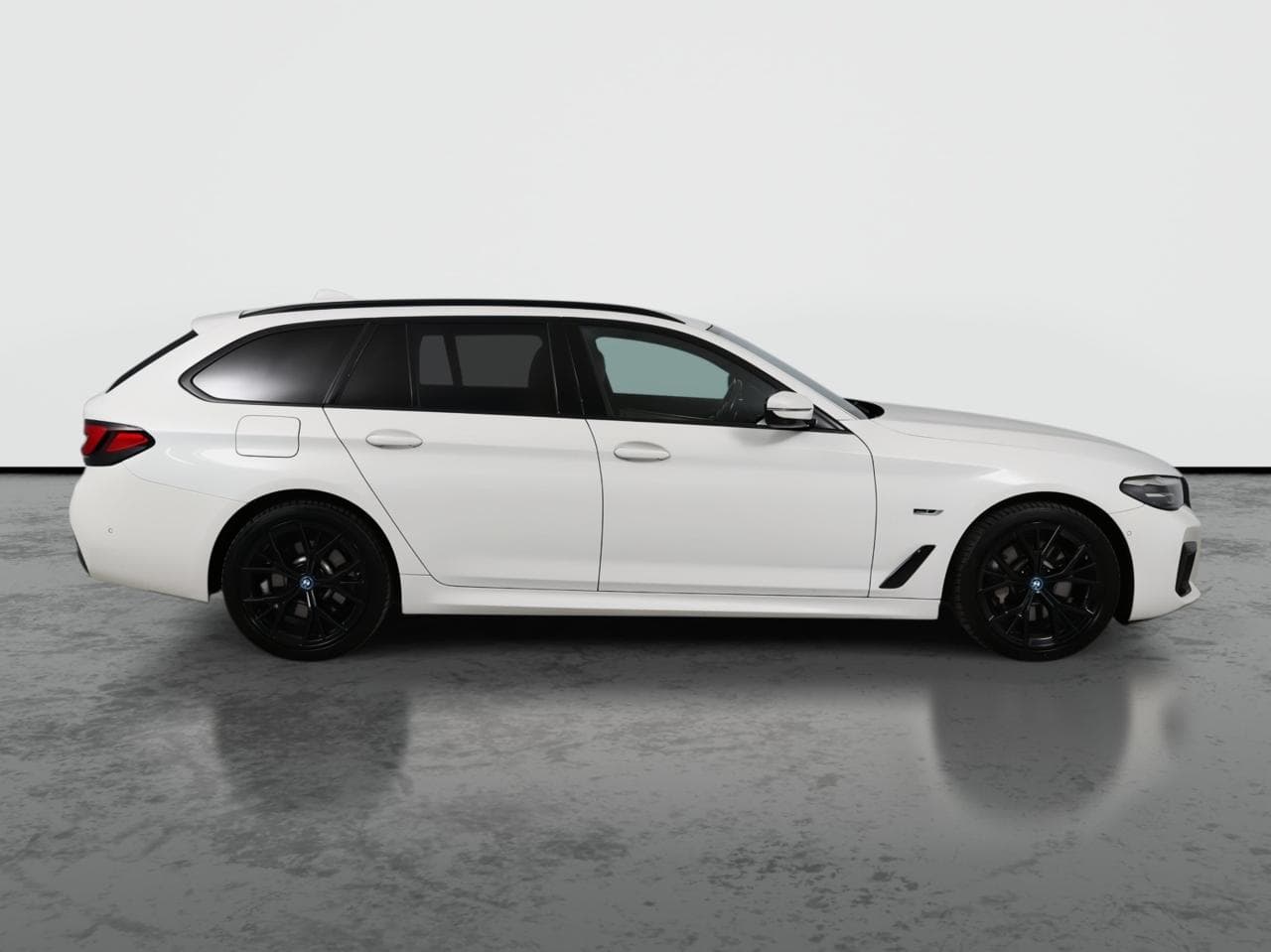 2022 BMW 5-SERIES - 8