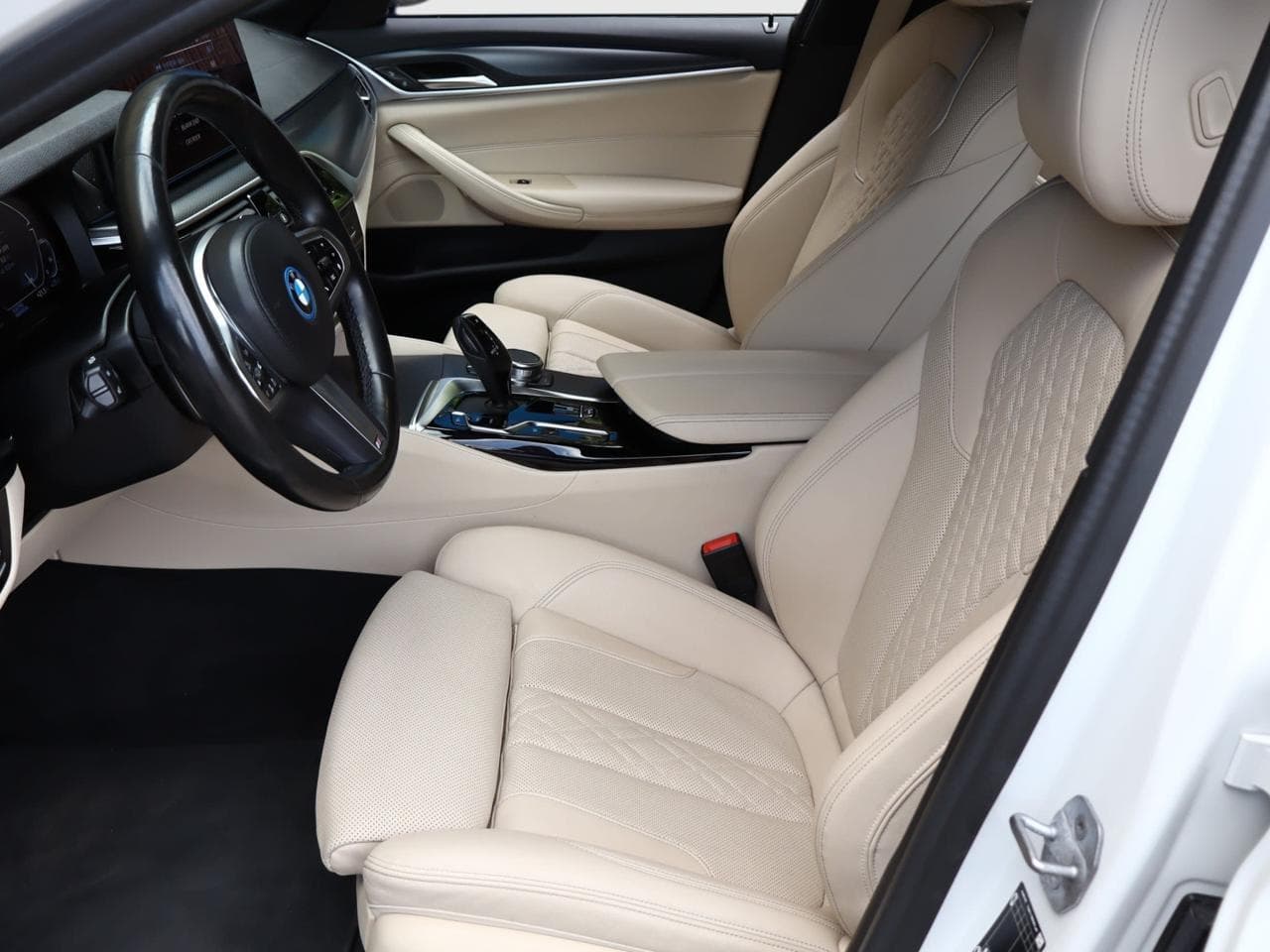 2022 BMW 5-SERIES - 14