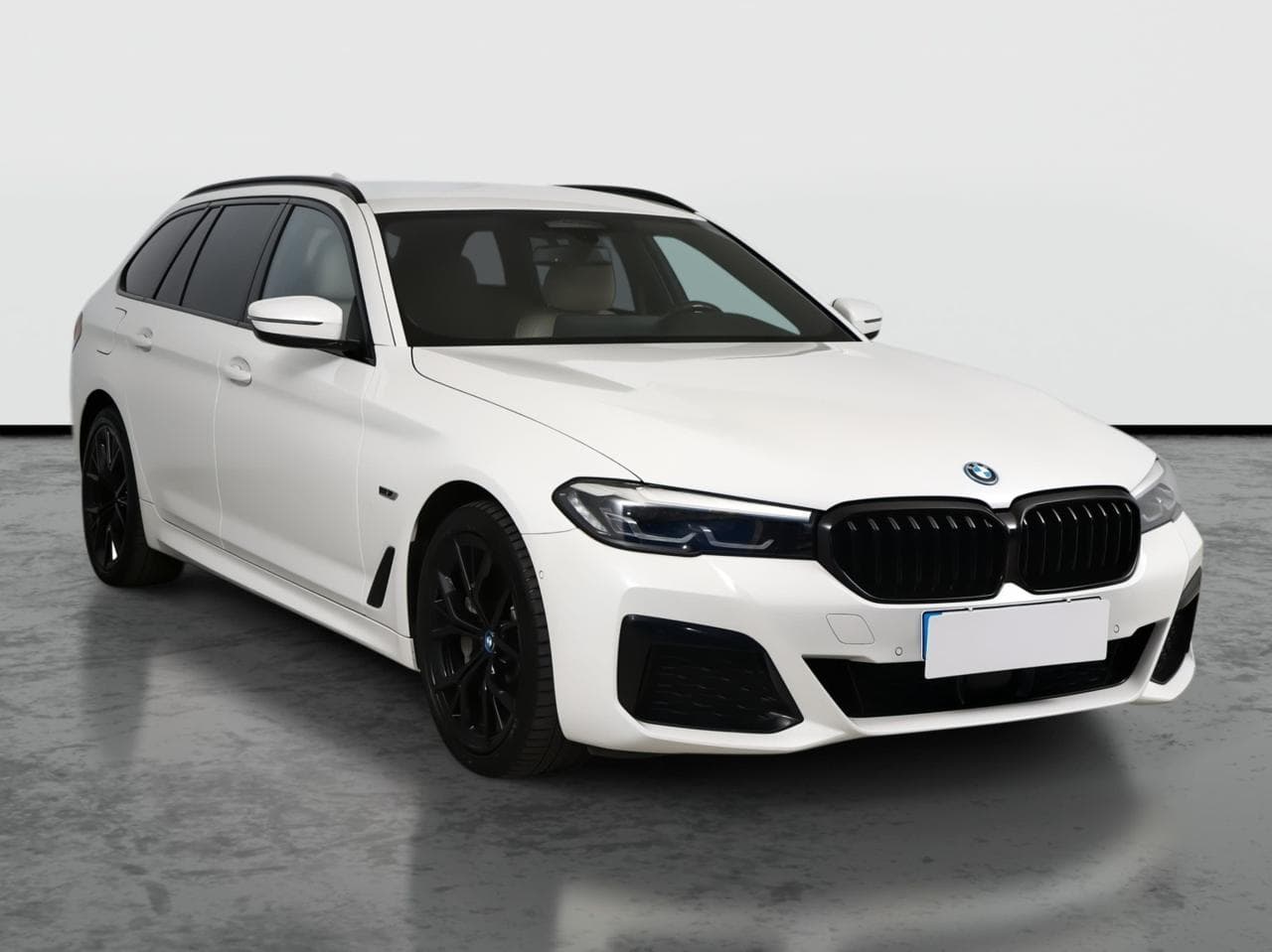 2022 BMW 5-SERIES