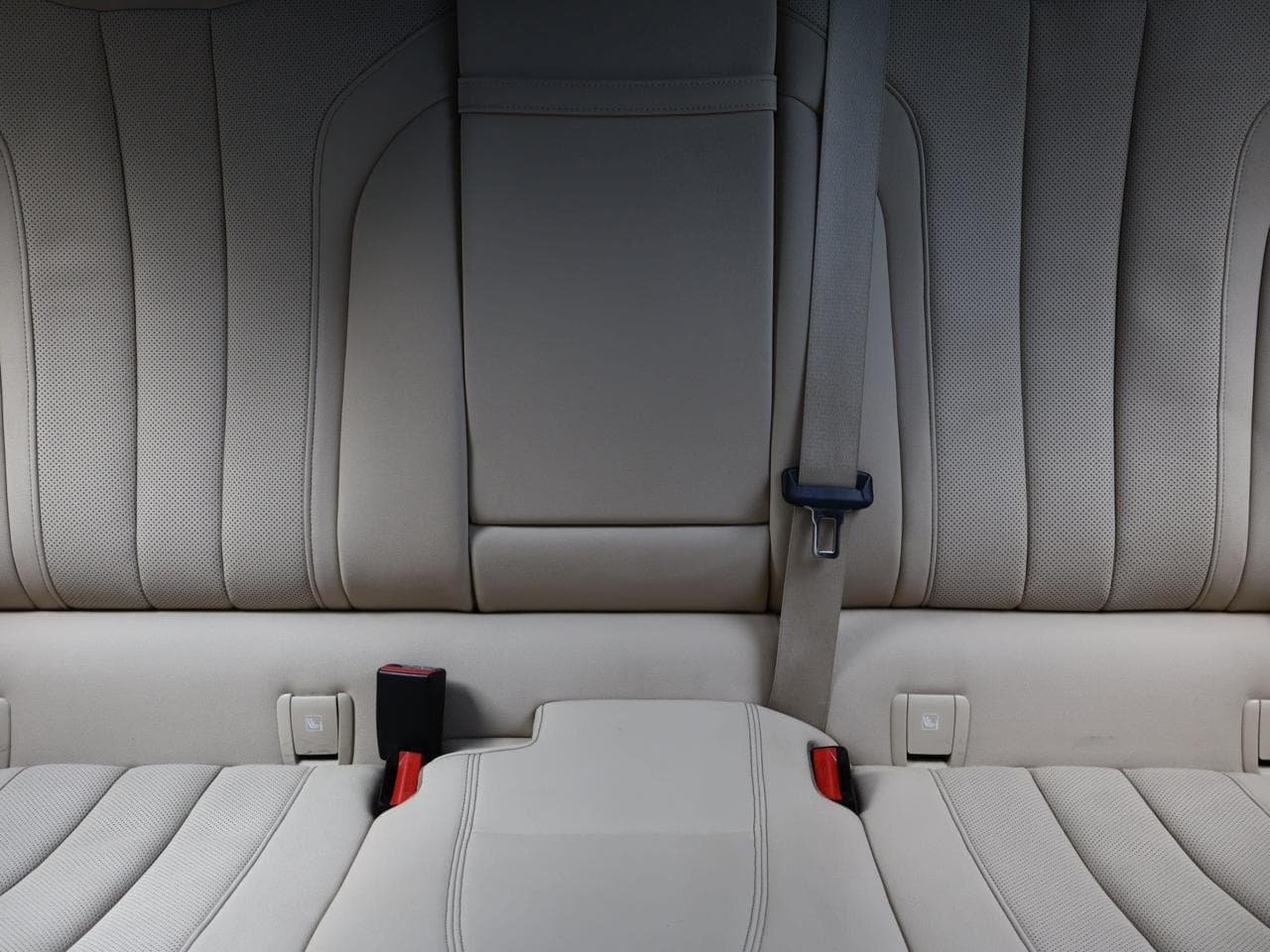 2022 BMW 5-SERIES - 12