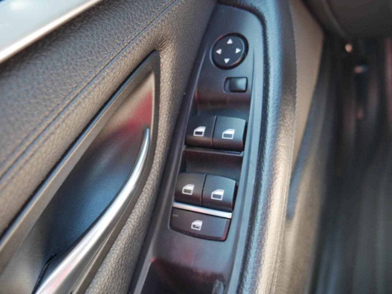 2011 BMW 5-SERIES - 21
