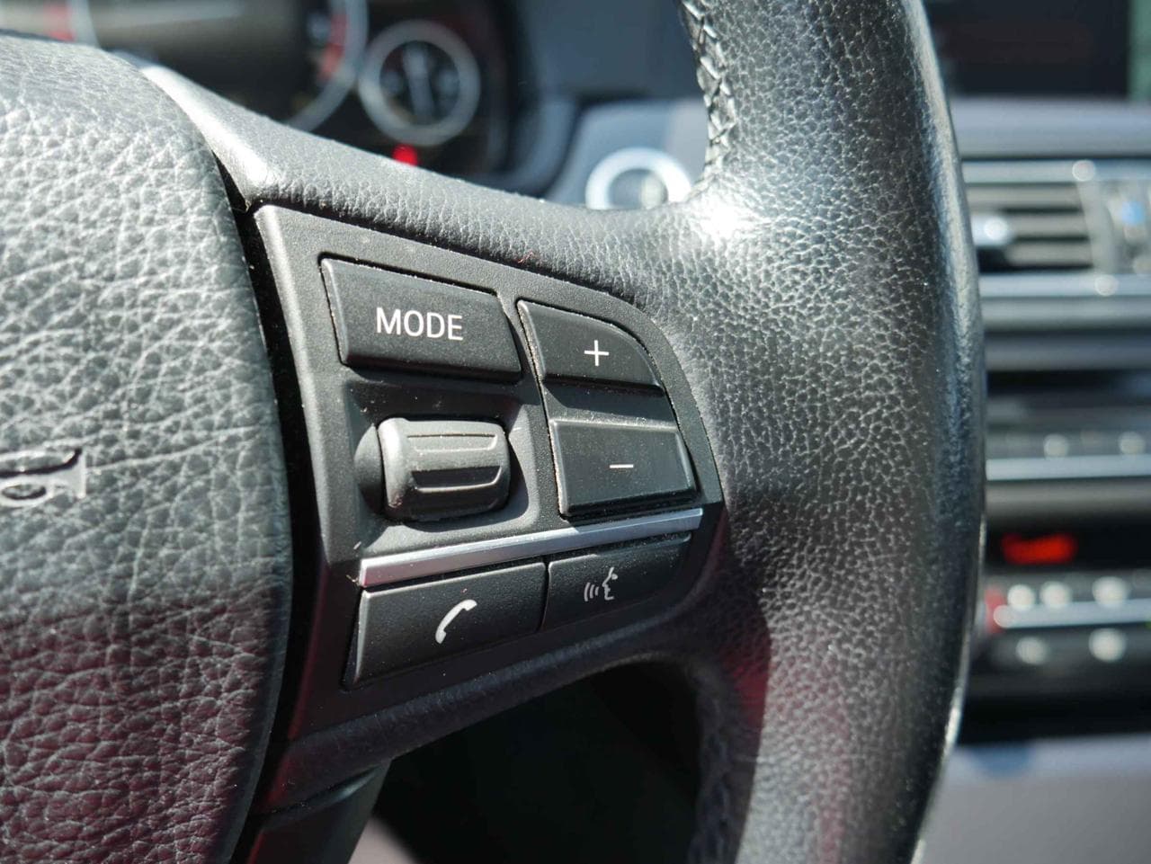 2011 BMW 5-SERIES - 25