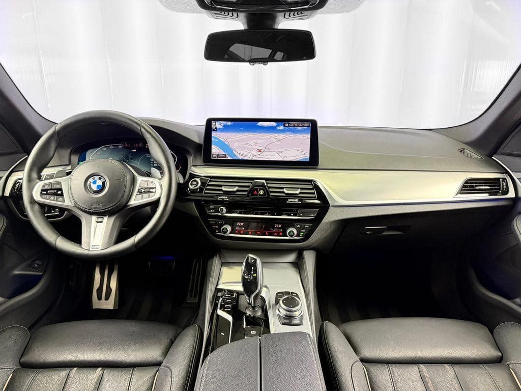 2022 BMW 5-SERIES - 10