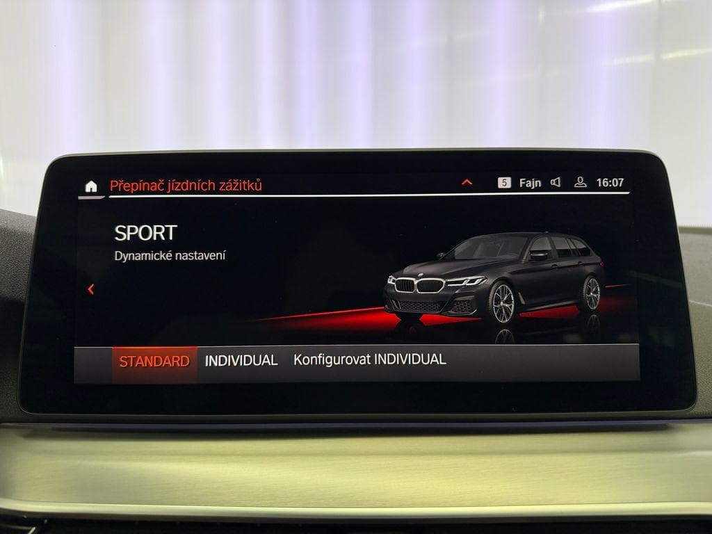 2022 BMW 5-SERIES - 16