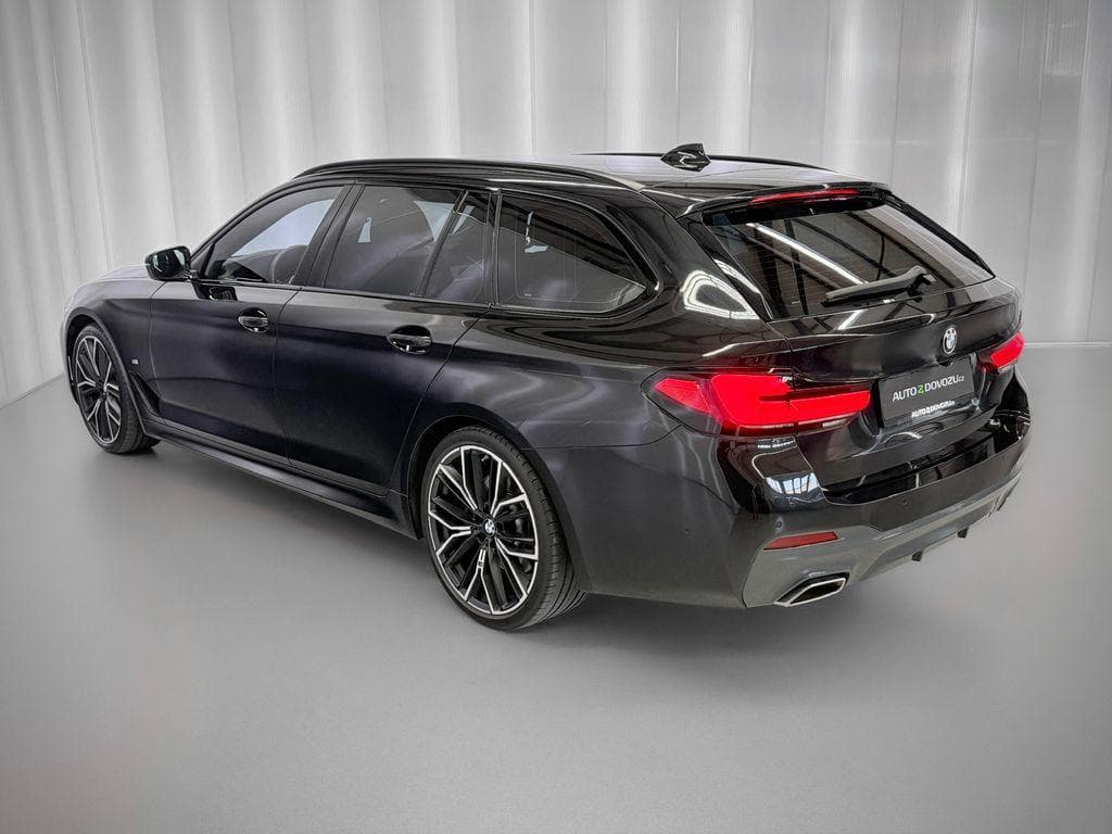 2022 BMW 5-SERIES - 5