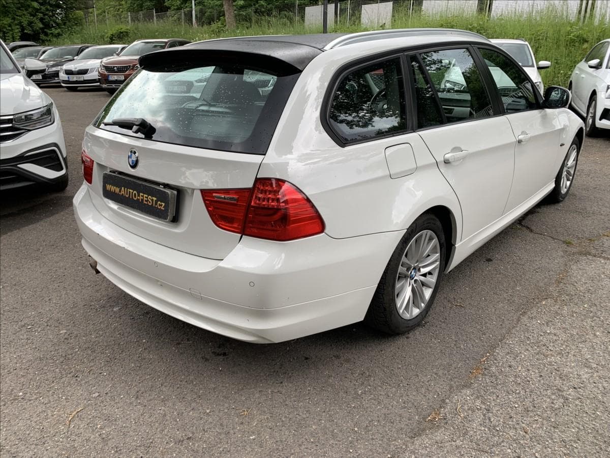 2012 BMW 3-SERIES - 14