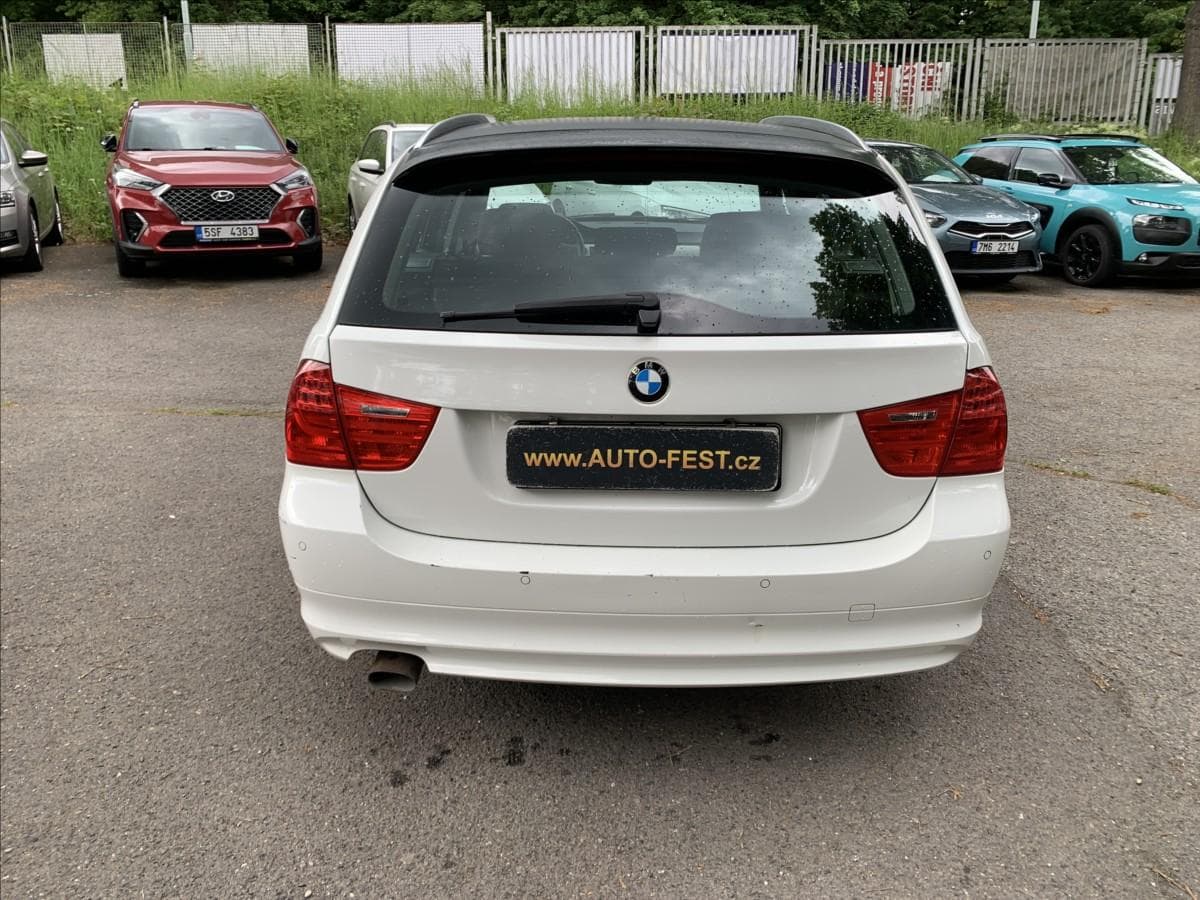 2012 BMW 3-SERIES - 12