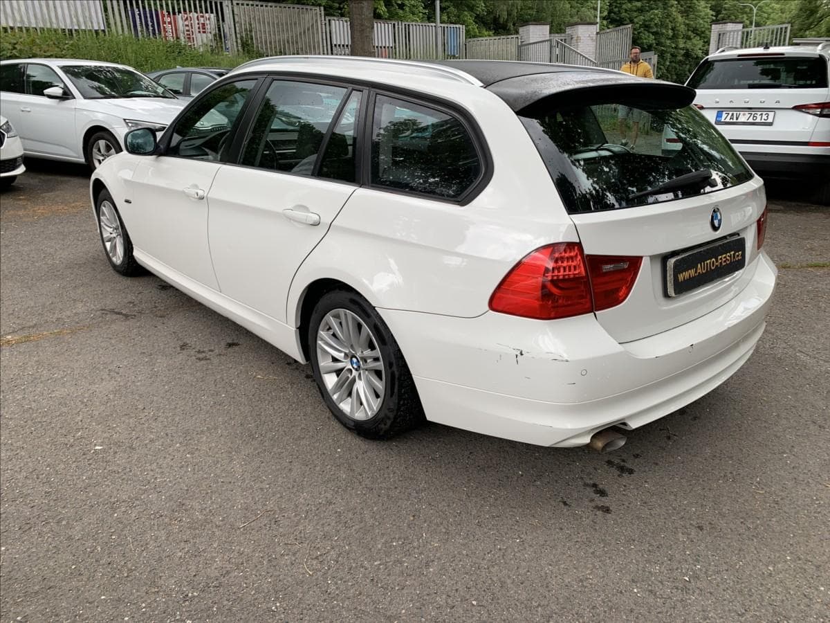 2012 BMW 3-SERIES - 10
