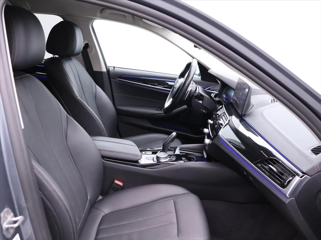 2021 BMW 5-SERIES - 16