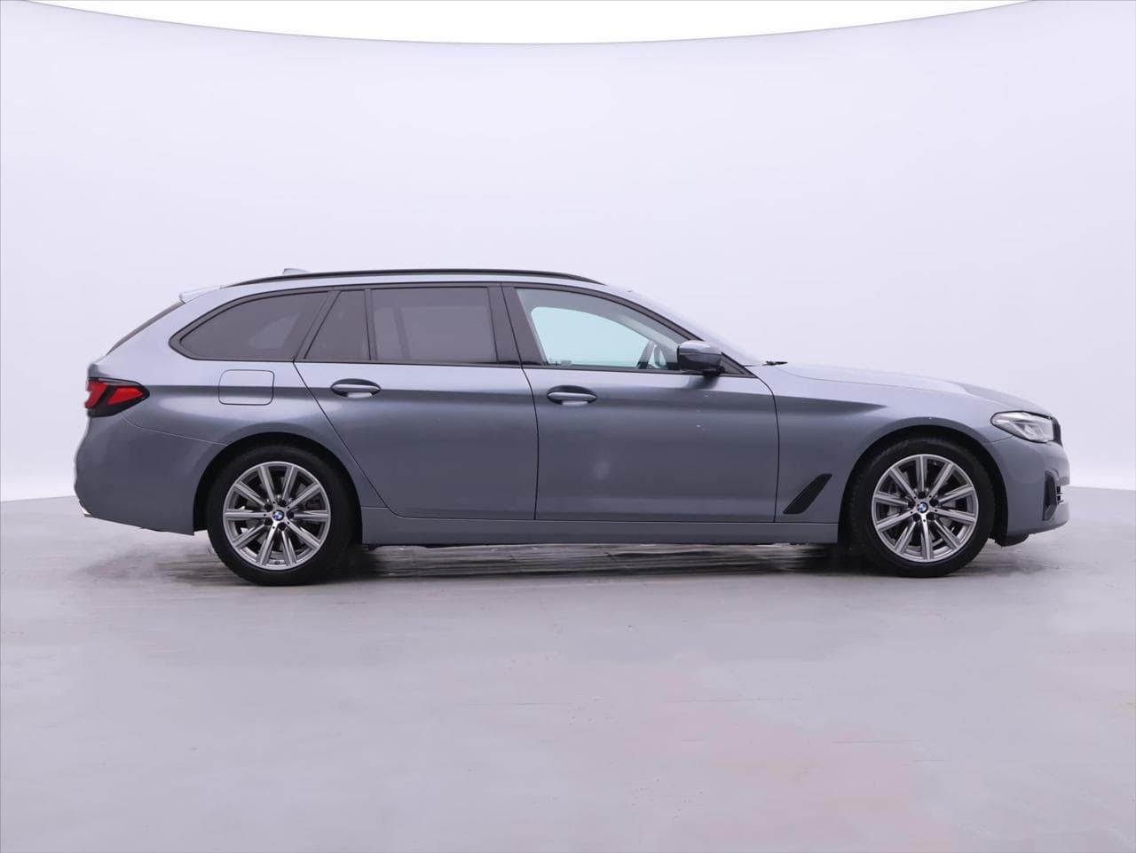 2021 BMW 5-SERIES - 14