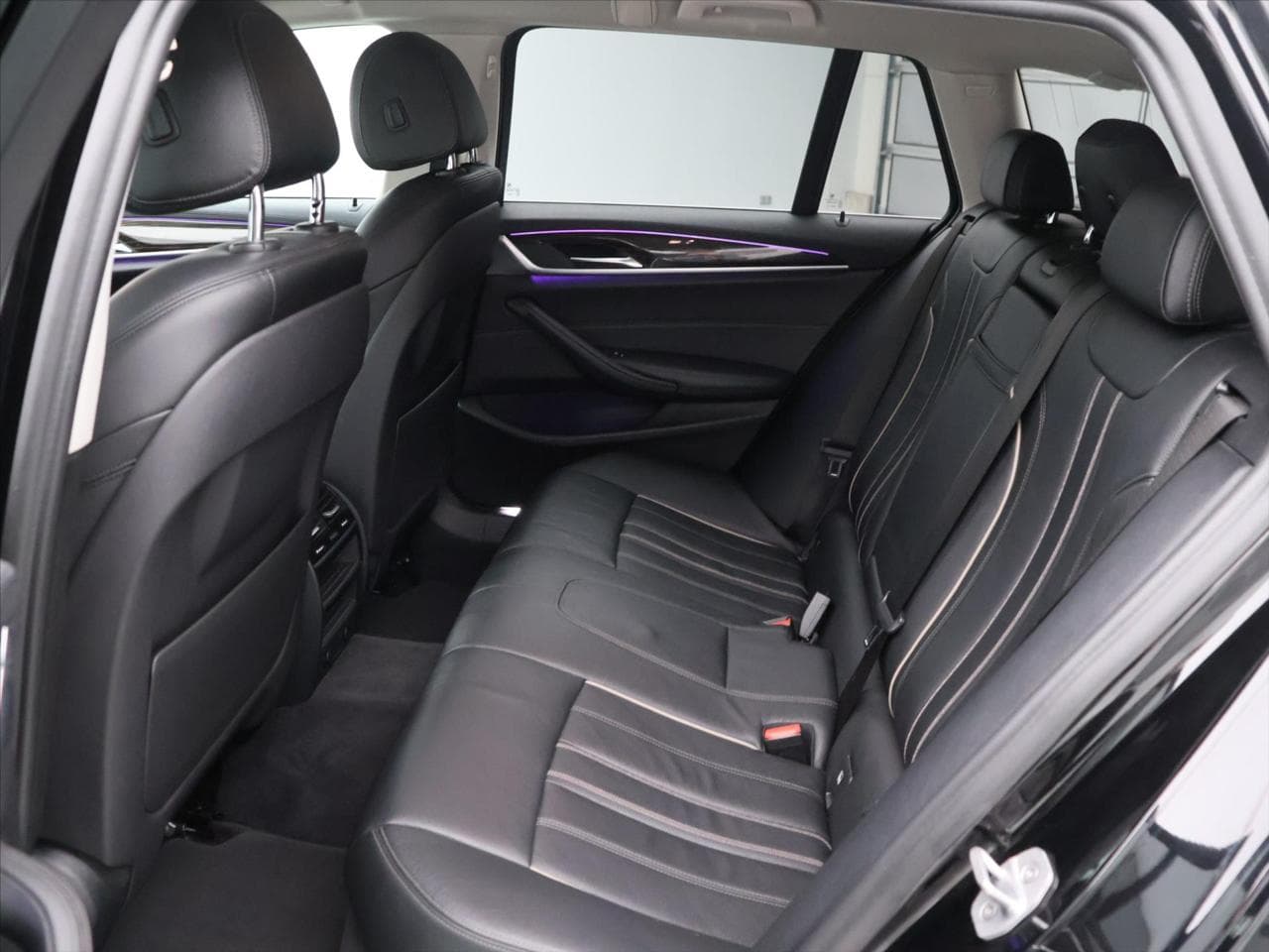 2017 BMW 5-SERIES - 18