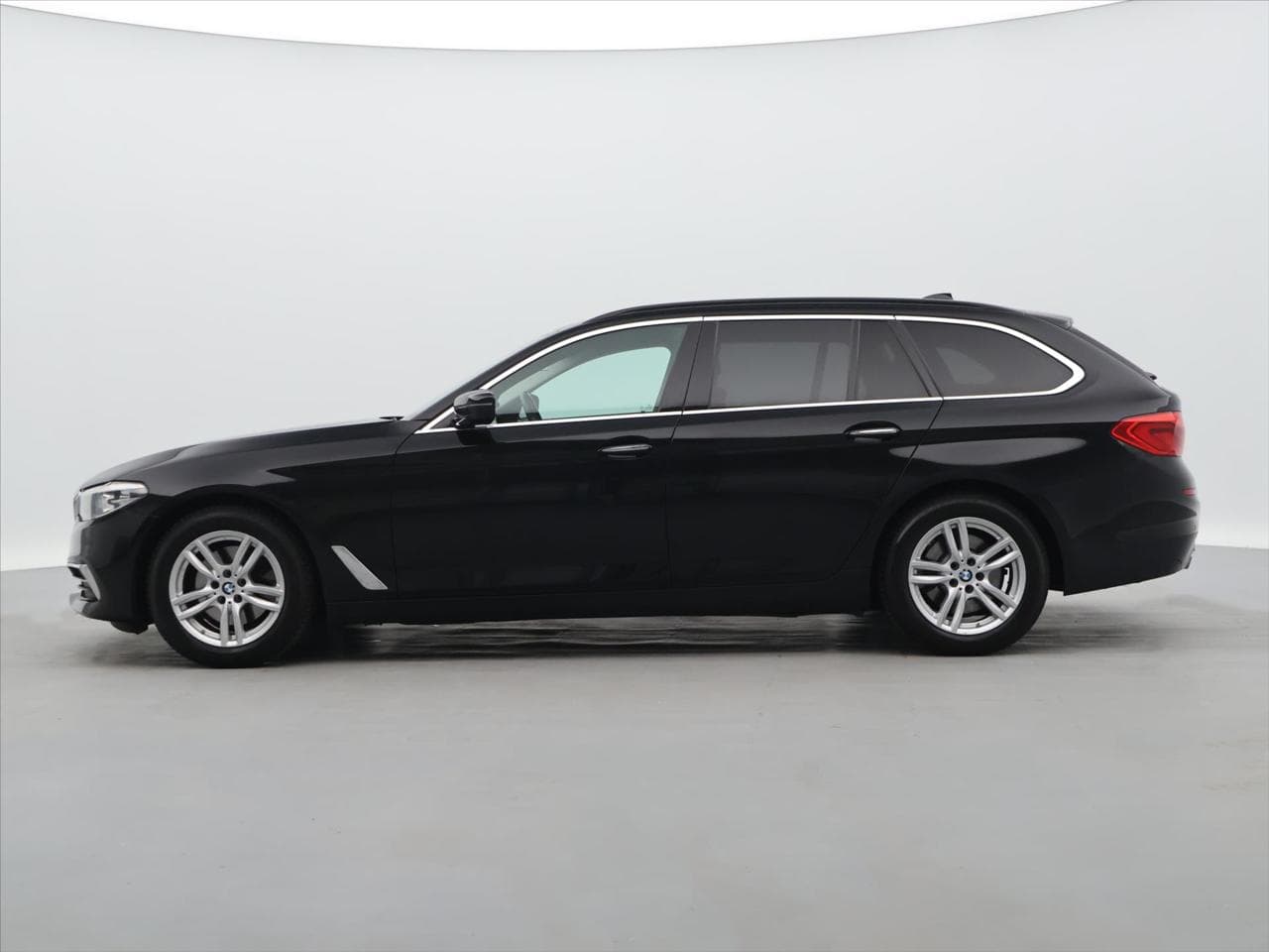 2017 BMW 5-SERIES - 4
